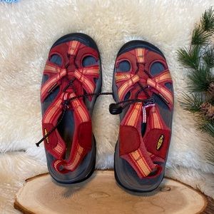 Keen Sandals Size 7